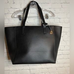 Mary&Martha vegan leather large essential tote in black. NWOT
